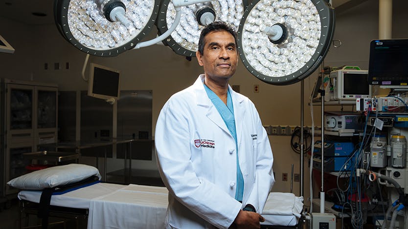 Dr. Valluvan Jeevanandam, one of the best heart transplant surgeon in the Chicago area